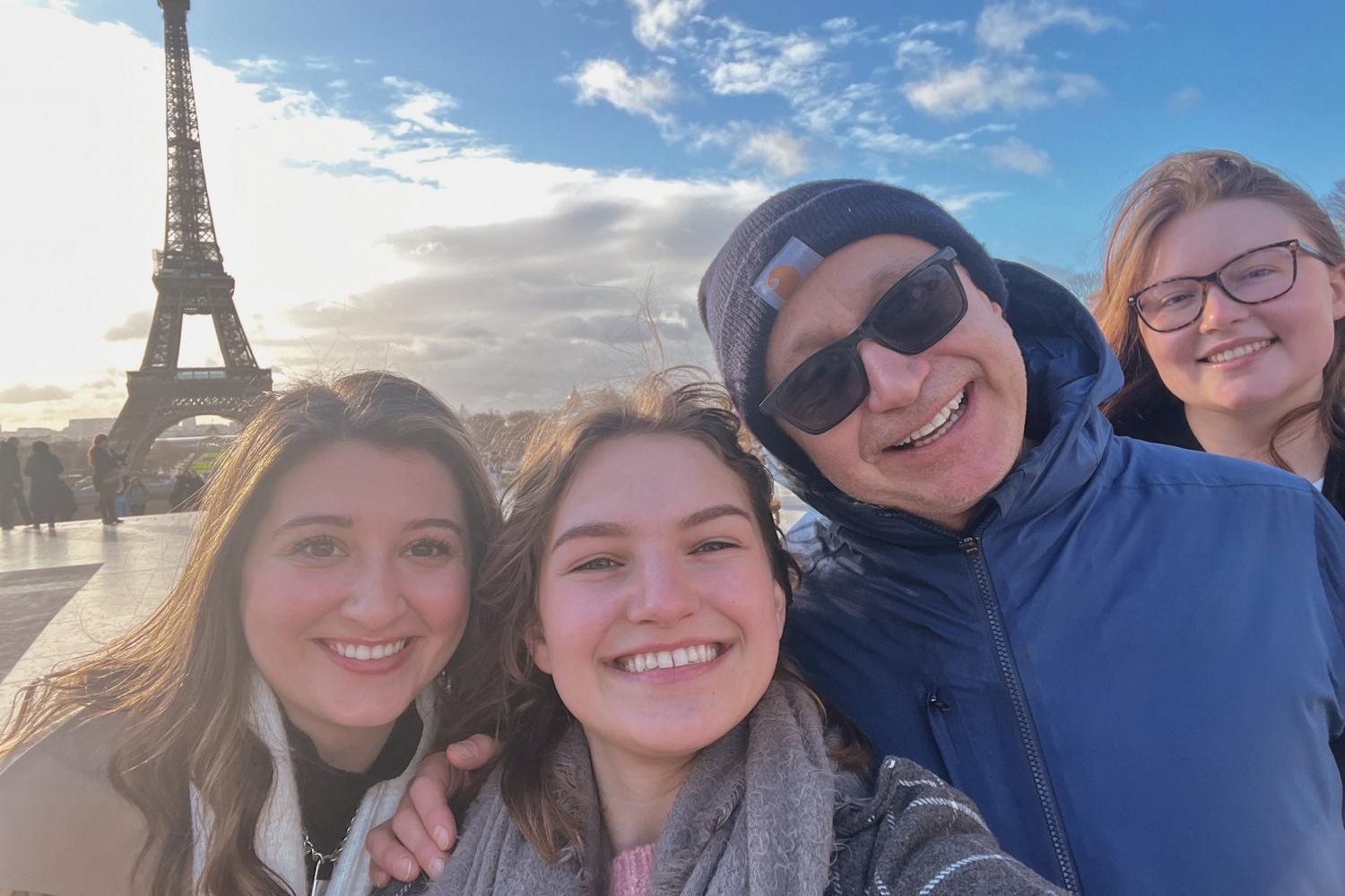 教授. Pascal Rollett and students take a photo on the 2023 Paris j项 study tour.